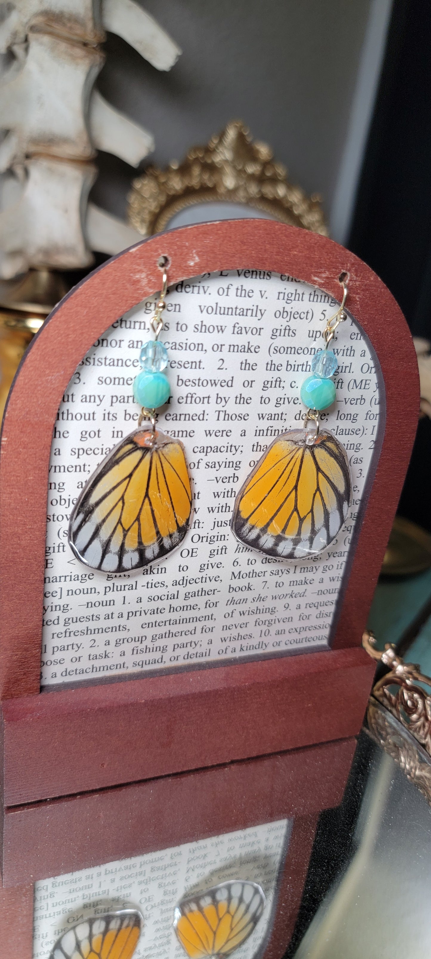 Earrings - Butterfly Wings- Red Spot Sawtooth