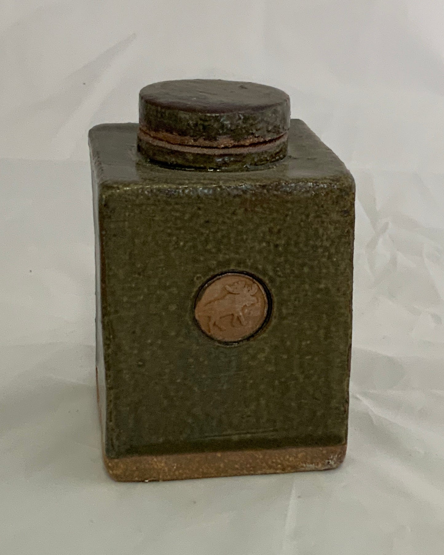 Round lid Great for flowers and decorating Please note Items are handmade by Artist