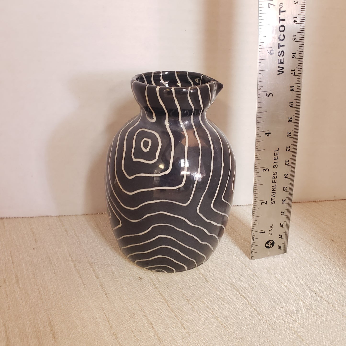 Saki Set Black and White With Topo Design