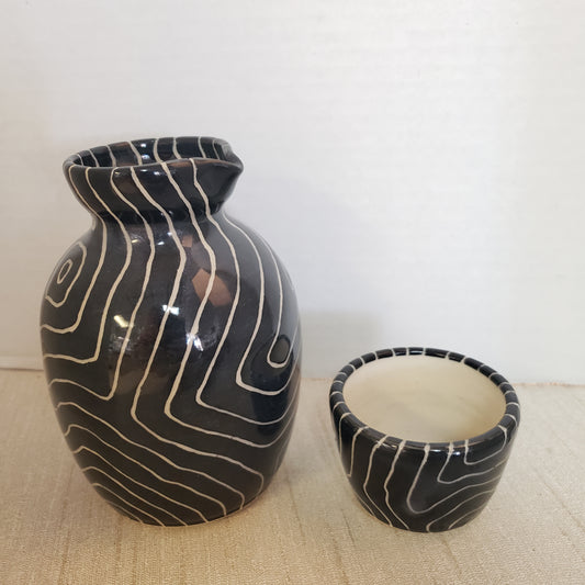 Saki Set Black and White With Topo Design