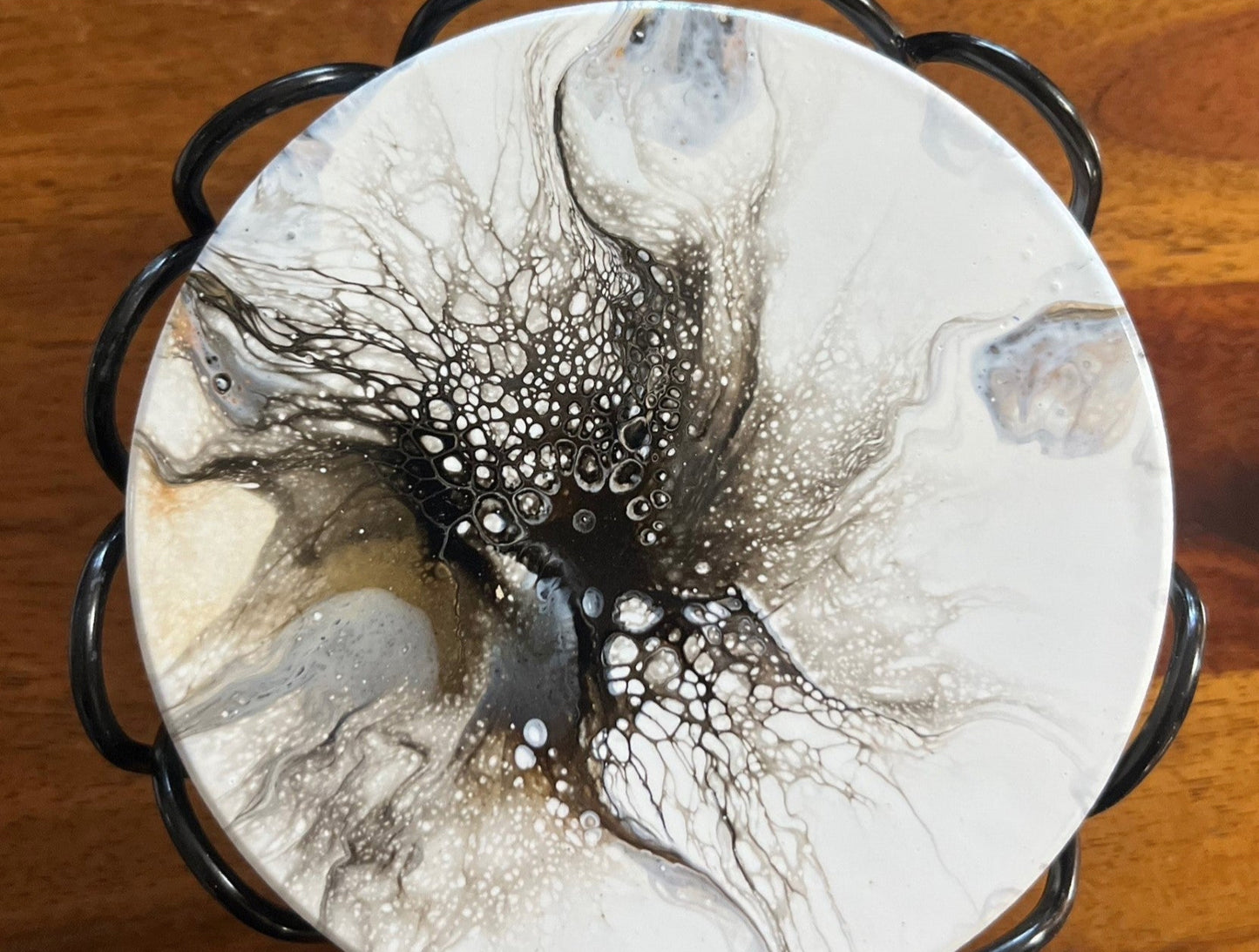 Bloom Effect in Black Set Of 4 Coasters with Holder