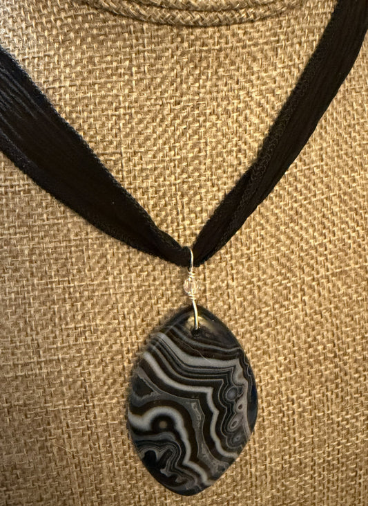 Silk Tie Necklace- Black Suite Agate