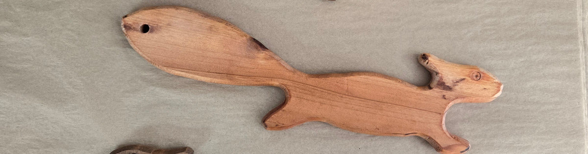 Oven Squirrel- Cedar Wood