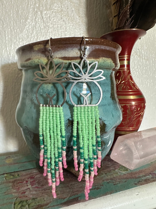 Mini Mother Earth Beaded Earrings - Pink Philodendron