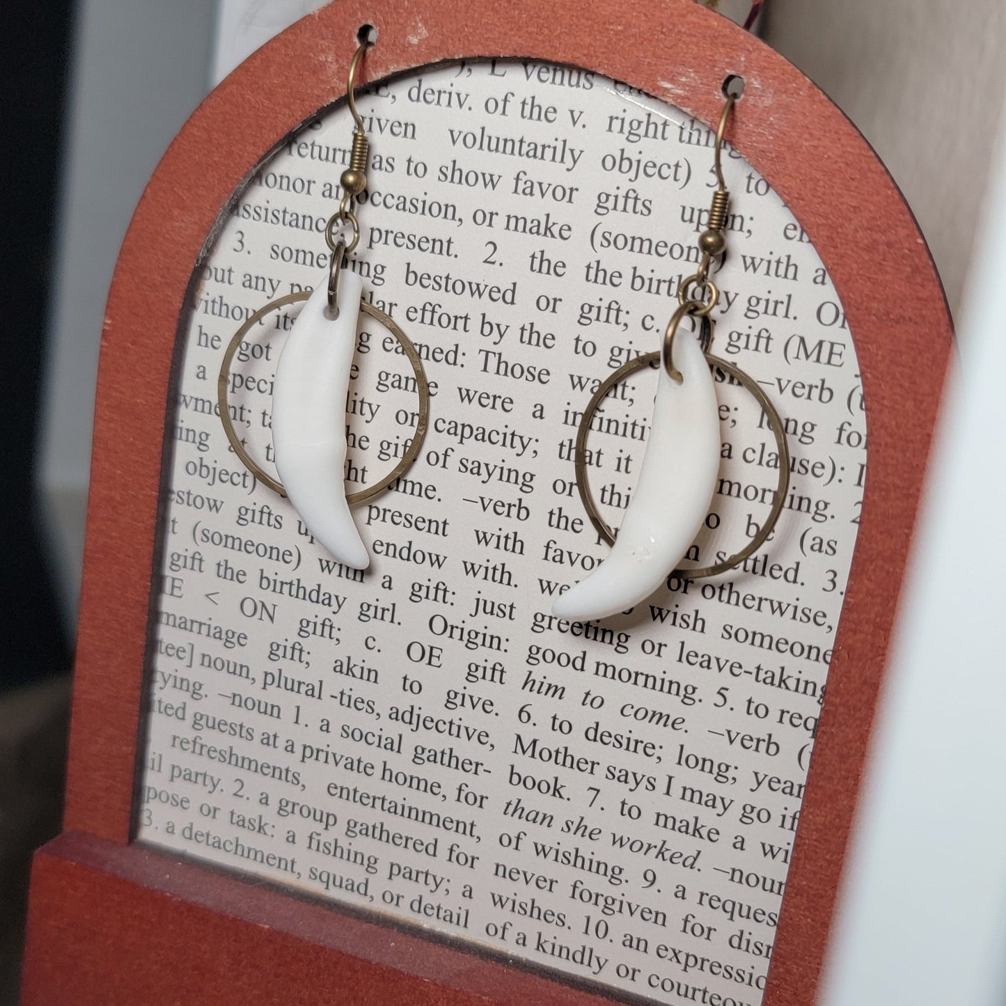 Earrings - Coyote Fang Simple With Antique Gold Hoop
