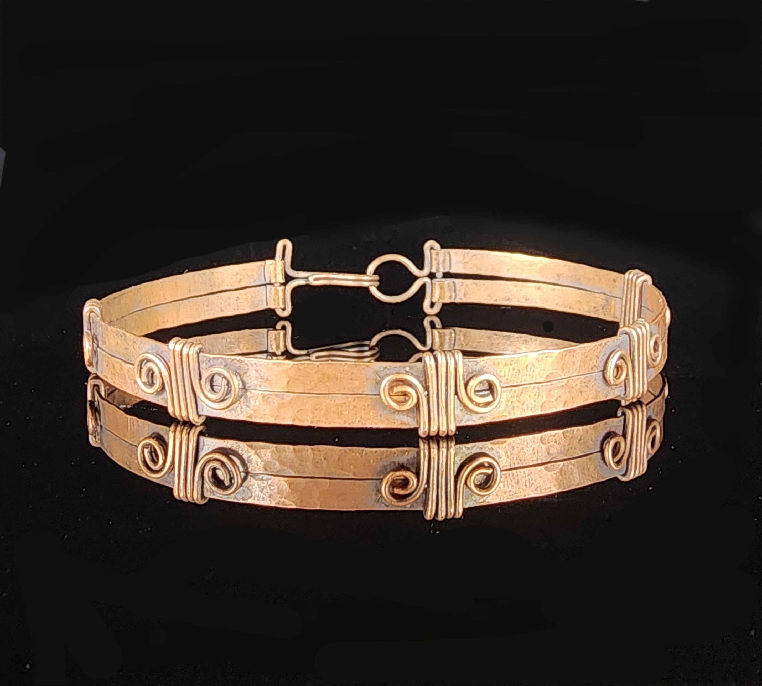 Health Fashion Round Unisex Copper Cuff Bracelets at Best Price in  Tiruchirappalli | Chooseberry Trading Private Limited