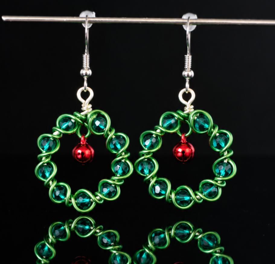 Earrings- Holiday Themed- Wreath- Green W/ Bell