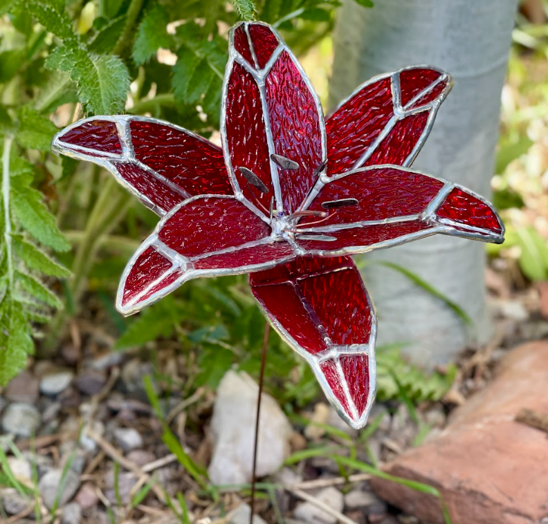 Stained Glass Plant Buddy- Lg Lily